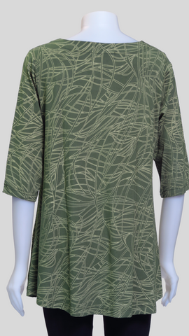 RJ-T23906-GN Bamboo Leaf Print  3/4 Sleeve Top