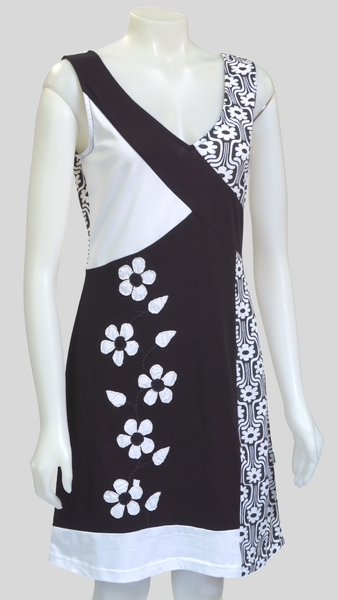 TT-D23327-BK Org. Sinker Applique Flowered Printed Dress