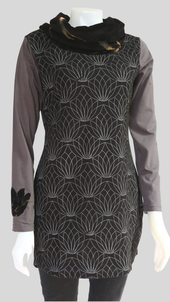 TT-T22370-BK Waterlilly  Organic Cotton Velvet Tie Dye Tunic