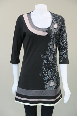 Print Applique 3/4 Sleeve  Top